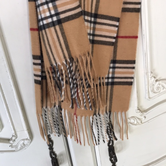 Classy classic Tan black white plaid scarf w fringe burr perfect 4 cold weather - Picture 3 of 5
